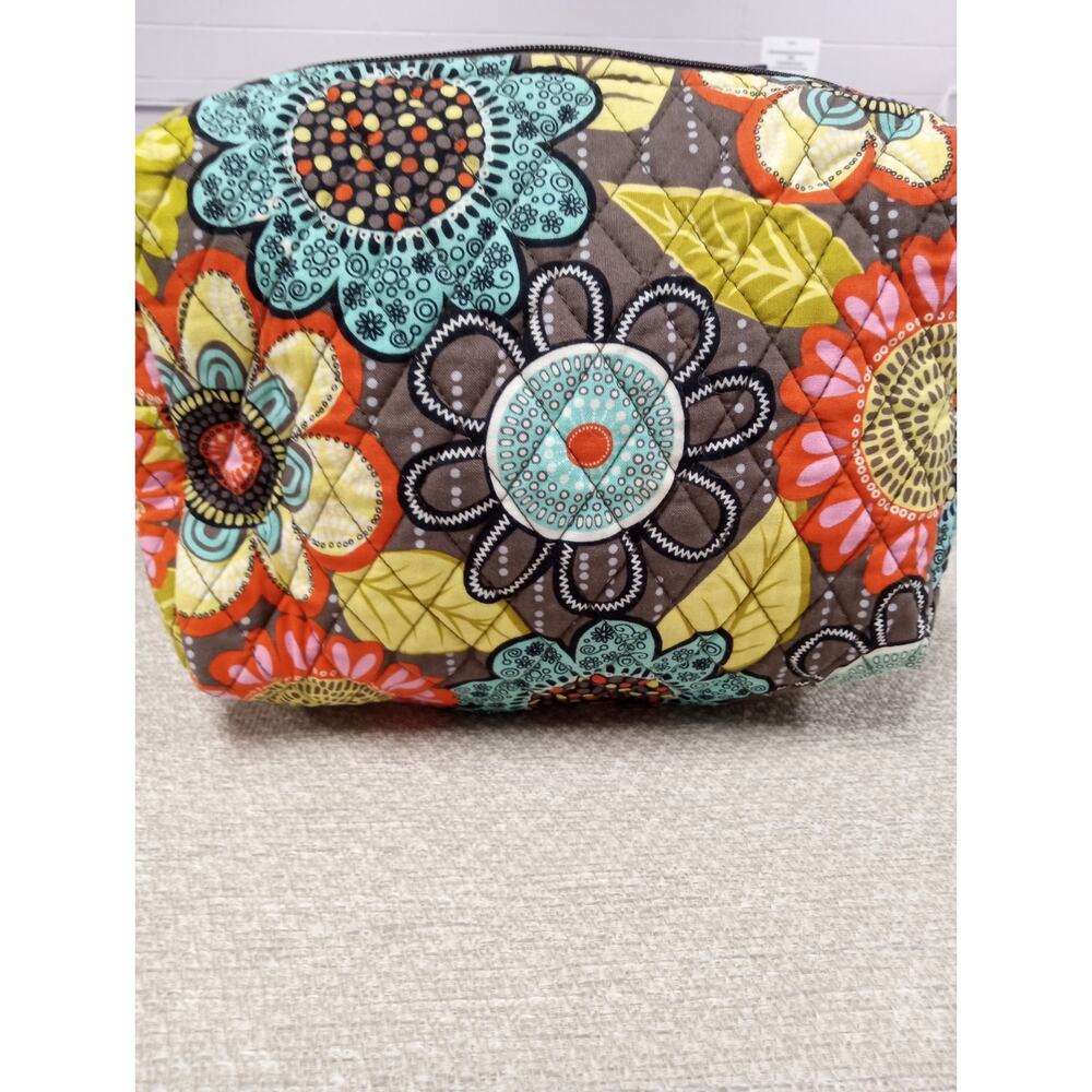 *Retired Print* VERA BRADLEY Flower Shower Print Makeup Bag